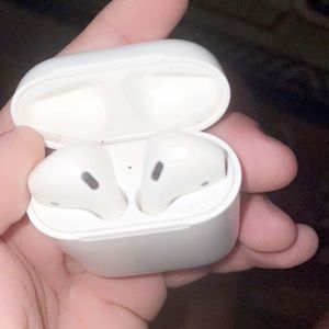 AirPods